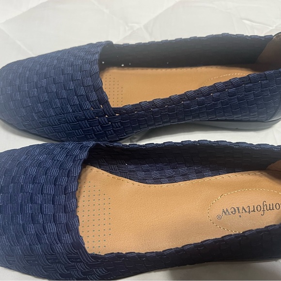 Comfort view Navy flats. New in box. 7 1/2 W - Picture 4 of 7